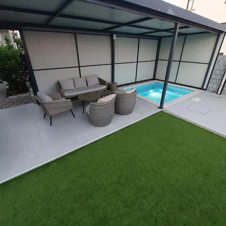 Unique - Garden With Private Heated Massage Pool Only For Appartamento Traù