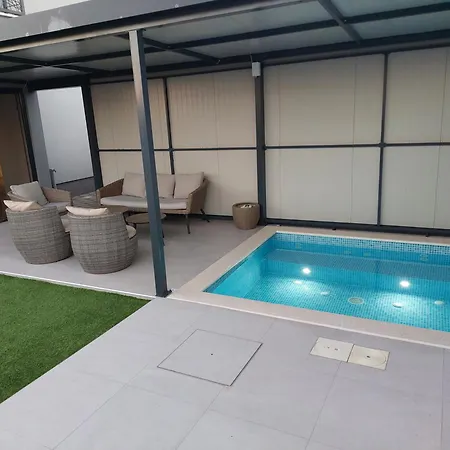 Unique - Garden With Private Heated Massage Pool Only For