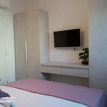 Unique - Garden With Private Heated Massage Pool Only For