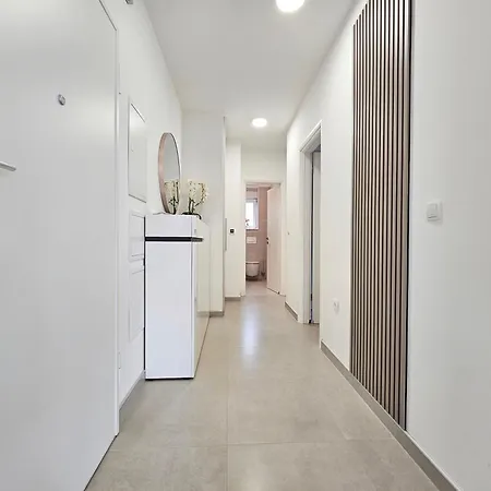 Unique - Garden With Private Heated Massage Pool Only For Appartamento