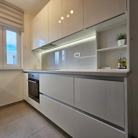 Unique - Garden With Private Heated Massage Pool Only For Appartement