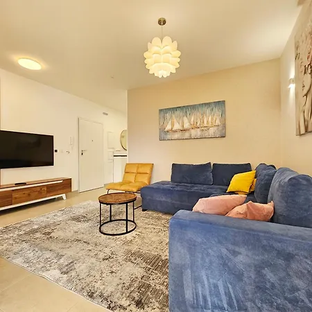Apartamento Unique - Garden With Private Heated Massage Pool Only For Trogir