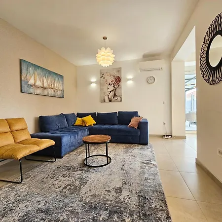 Unique - Garden With Private Heated Massage Pool Only For Appartamento