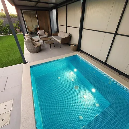 Unique - Garden With Private Heated Massage Pool Only For Appartamento *