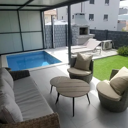 Unique - Garden With Private Heated Massage Pool Only For Trogir