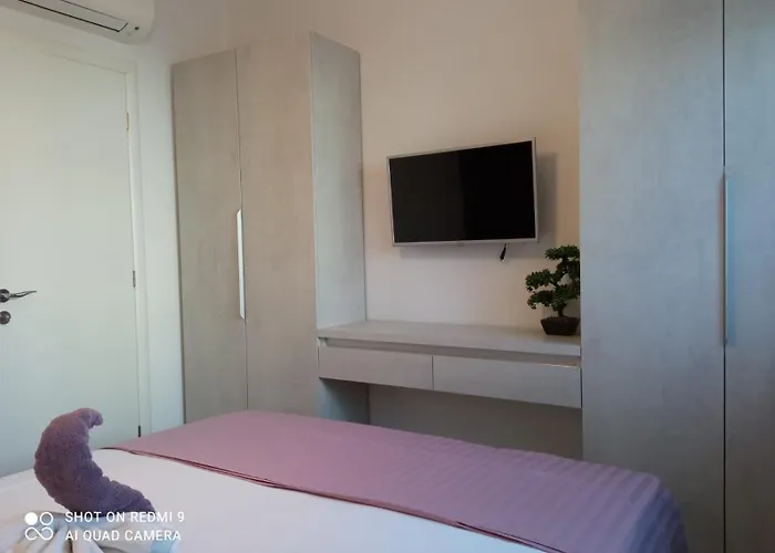 Unique - Garden With Private Heated Massage Pool Only For