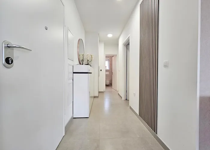 Unique - Garden With Private Heated Massage Pool Only For Διαμέρισμα