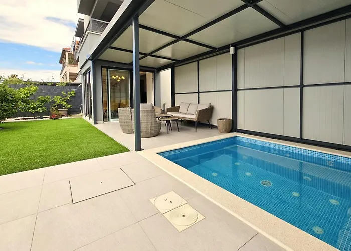 Unique - Garden With Private Heated Massage Pool Only For Διαμέρισμα *