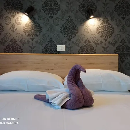 Apartment Unique - Garden With Private Heated Massage Pool Only For Trogir