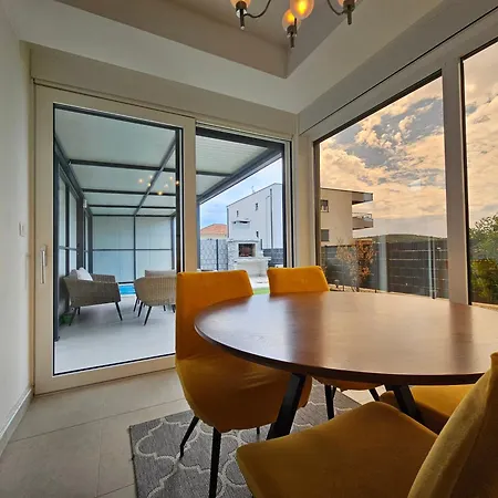 Unique - Garden With Private Heated Massage Pool Only For Apartment Trogir