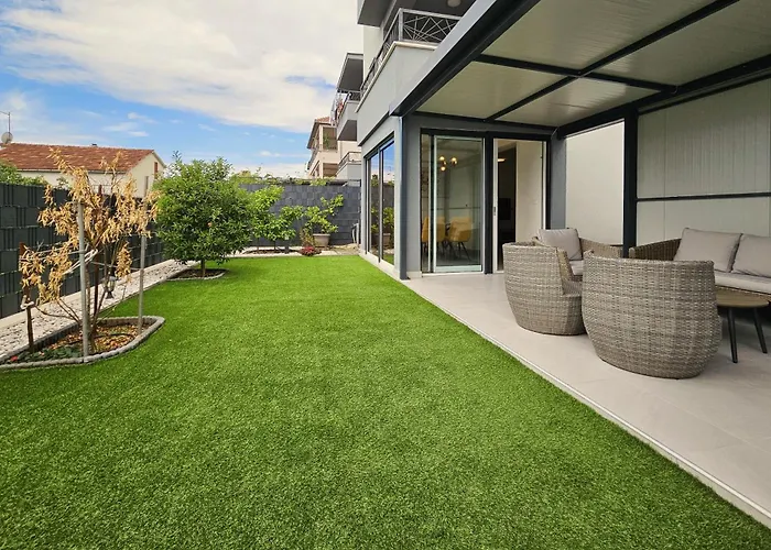 Unique - Garden With Private Heated Massage Pool Only For Apartment Trogir