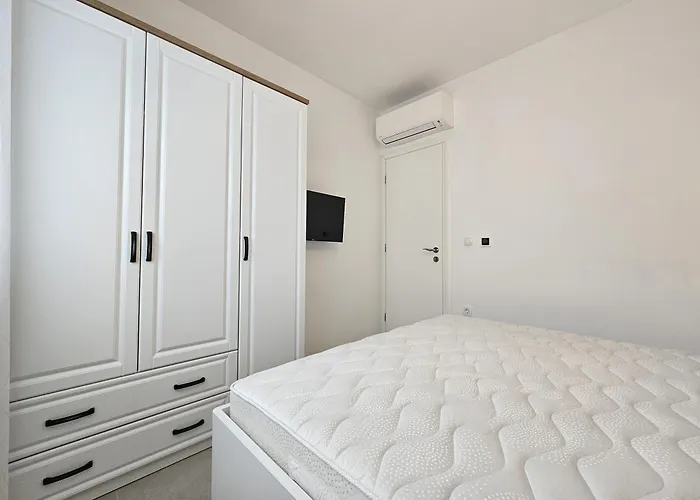 Unique - Garden With Private Heated Massage Pool Only For Apartment *