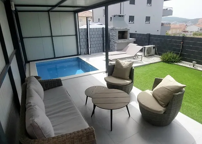 Unique - Garden With Private Heated Massage Pool Only For Trogir