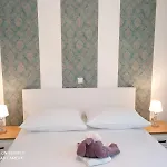 Unique - Garden With Private Heated Massage Pool Only For Daire Trogir