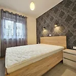 Unique - Garden With Private Heated Massage Pool Only For Daire *