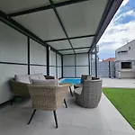 Unique - Garden With Private Heated Massage Pool Only For